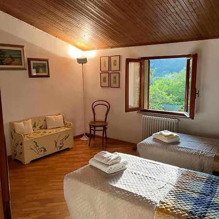 בית נופש Casa Lastri *